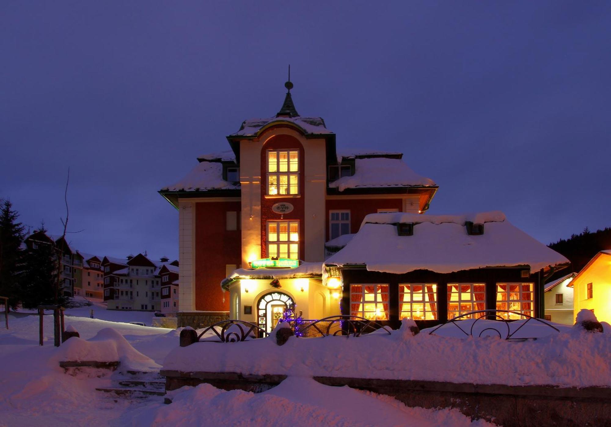 Hotel Hořec Pec pod Sněžkou Buitenkant foto