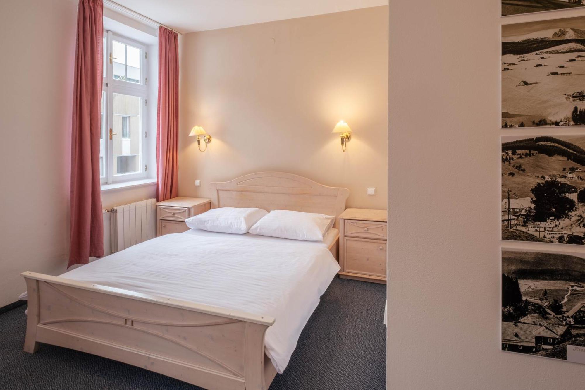 Hotel Hořec Pec pod Sněžkou Buitenkant foto