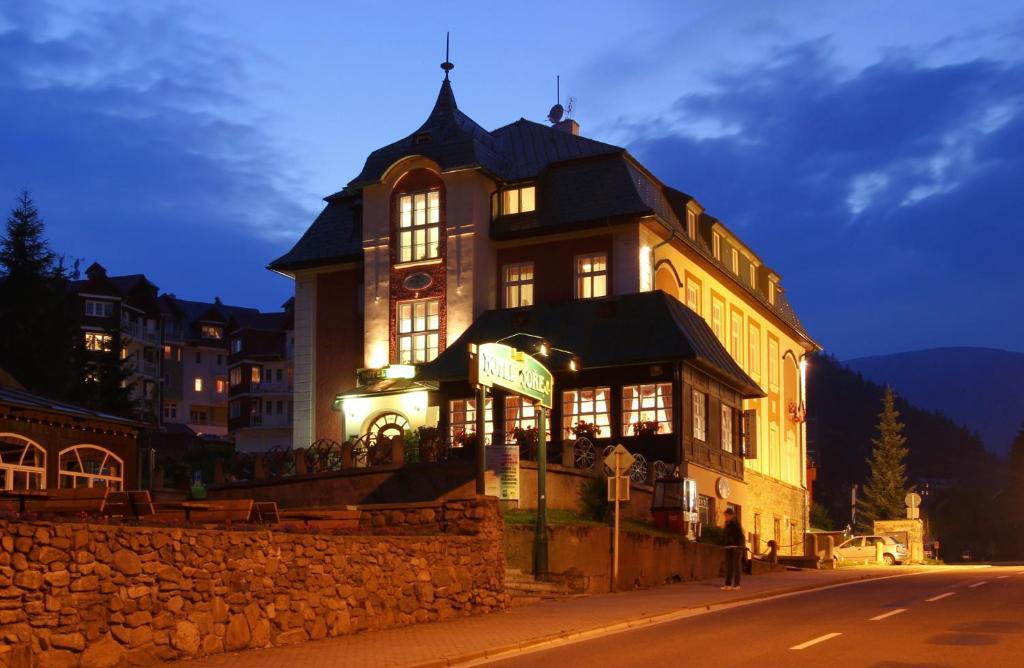 Hotel Hořec Pec pod Sněžkou Buitenkant foto
